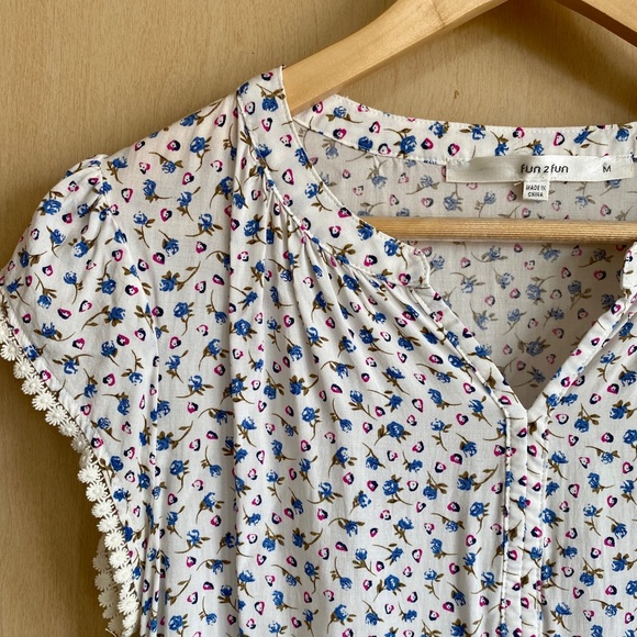 fun 2 fun Tops - Fun 2 Fun (Stitch Fix) Size M Short Sleeve Blouse